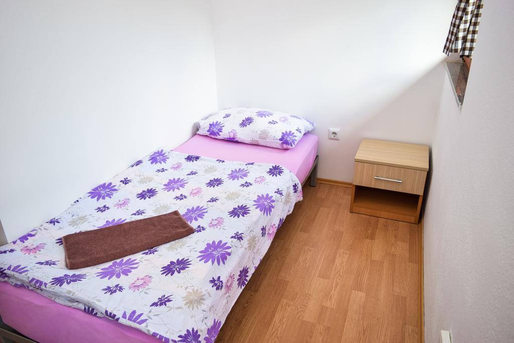 Sobe Sa Kupatilom Jajce Buitenkant foto